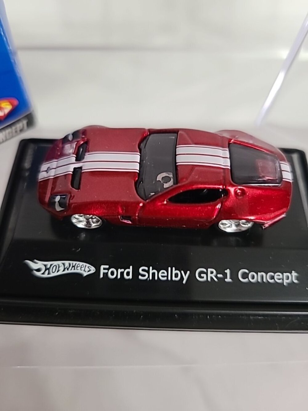 Ford Shelby GR-1 Concept 1:87 Red with Display Case Hot Wheels - Picture 11 of 16